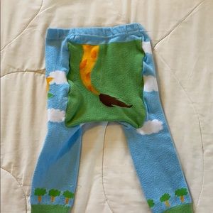 Adorable Giraffe pants!